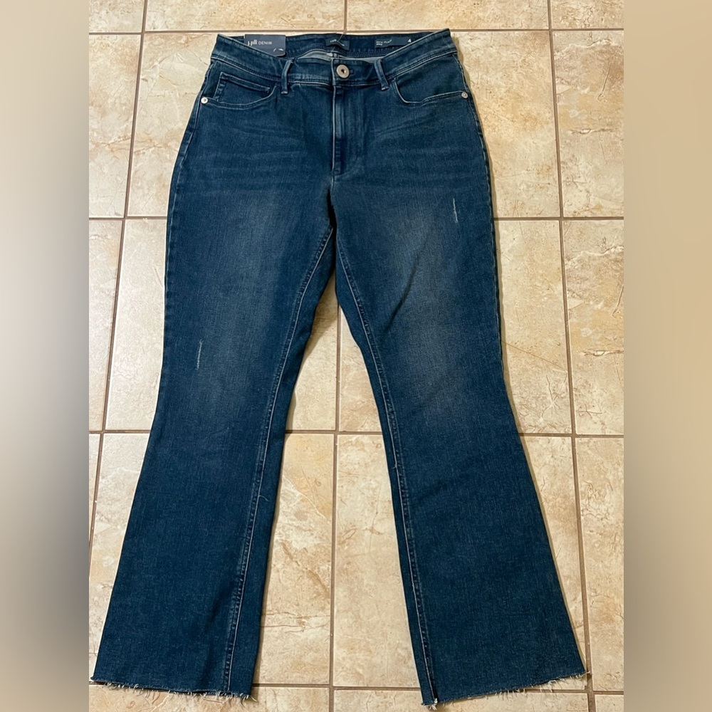 NWT J. Jill Women’s Denim Kick-Flare Waverly Wash. Size 4.